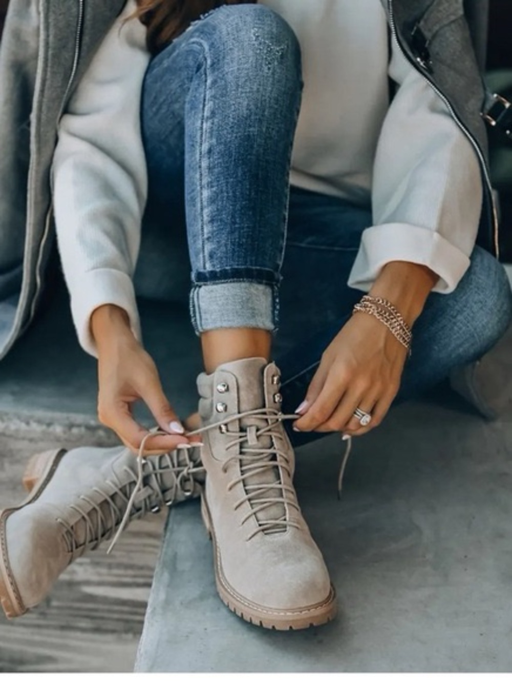Women's VICI Taupe Lace-Up Suede Ankle Boots size 8